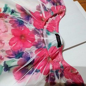 Pretty Floral Top with Bell Sleeves, Size Medium